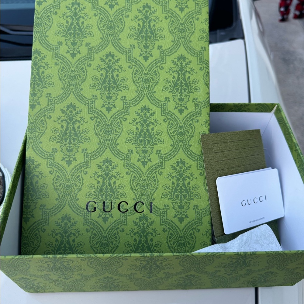 Gucci 1977 Tennis Sneakers Beige and Green Sneakers (Authentic) - Picture 7 of 10
